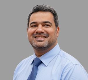 Adil Zubair headshot